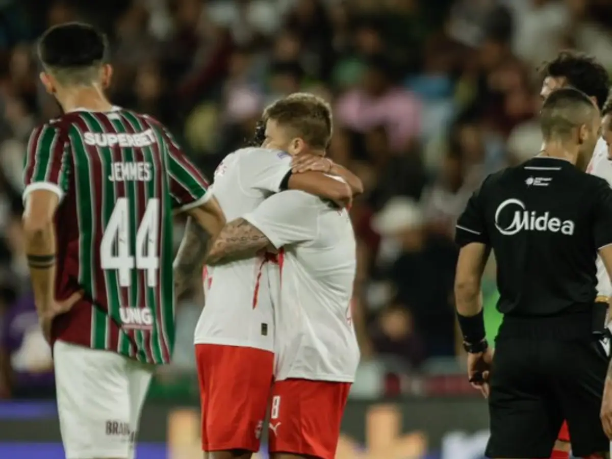 Bragantino vence o Fluminense no Maracanã