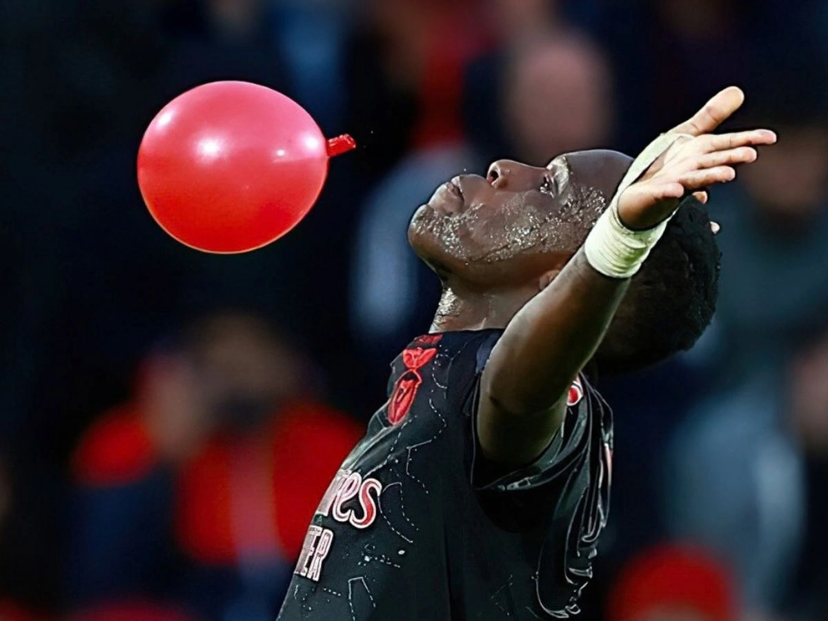 E o Bruma? Antigo alvo do Vasco deixa o Benfica