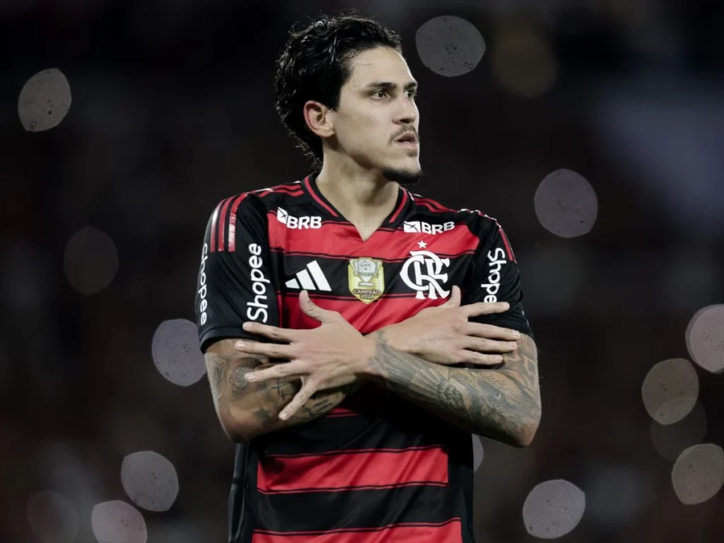 Flamengo bate o Bragantino e se distancia do Palmeiras no Brasileirão