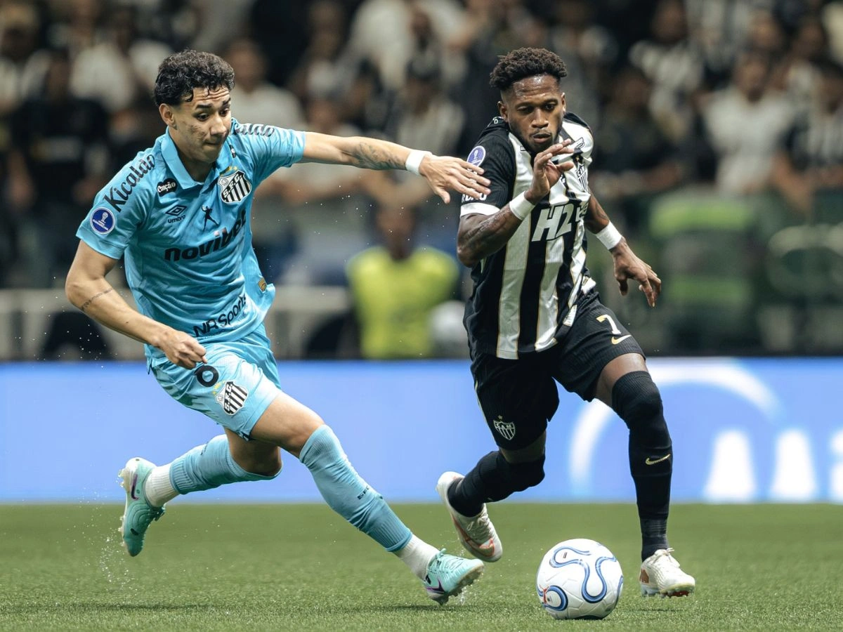 Atlético-MG vence Santos nos pênaltis e vai à semifinal