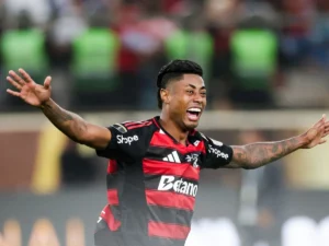 Bruno Henrique chega aos 600 jogos da carreira pelo Flamengo