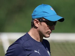 Internacional encontra obstáculo para fechar com Luís Zubeldía e mira plano B