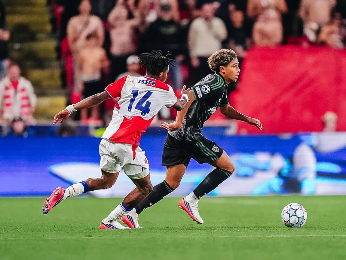 Saiba quem é a joia de 16 anos do Lens que brilha na Champions