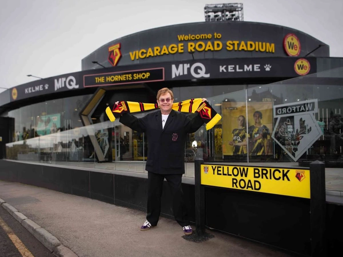 Elton John: saiba como o cantor mudou a história do Watford