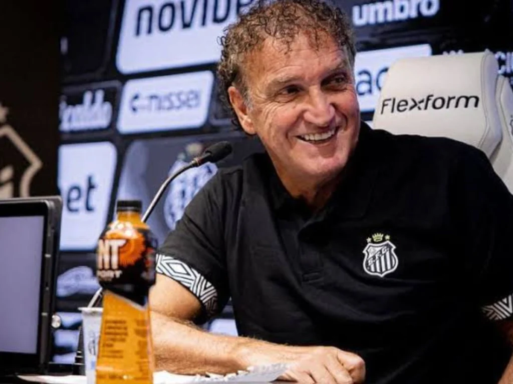 Cuca celebra arrancada do Santos no Brasileirão; veja