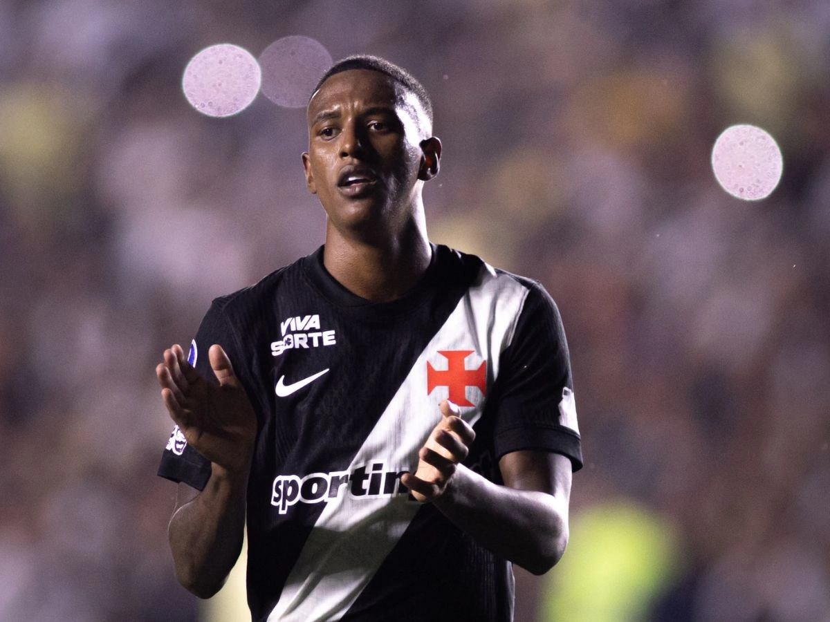 Vasco prepara compra de Robert Renan; veja valores