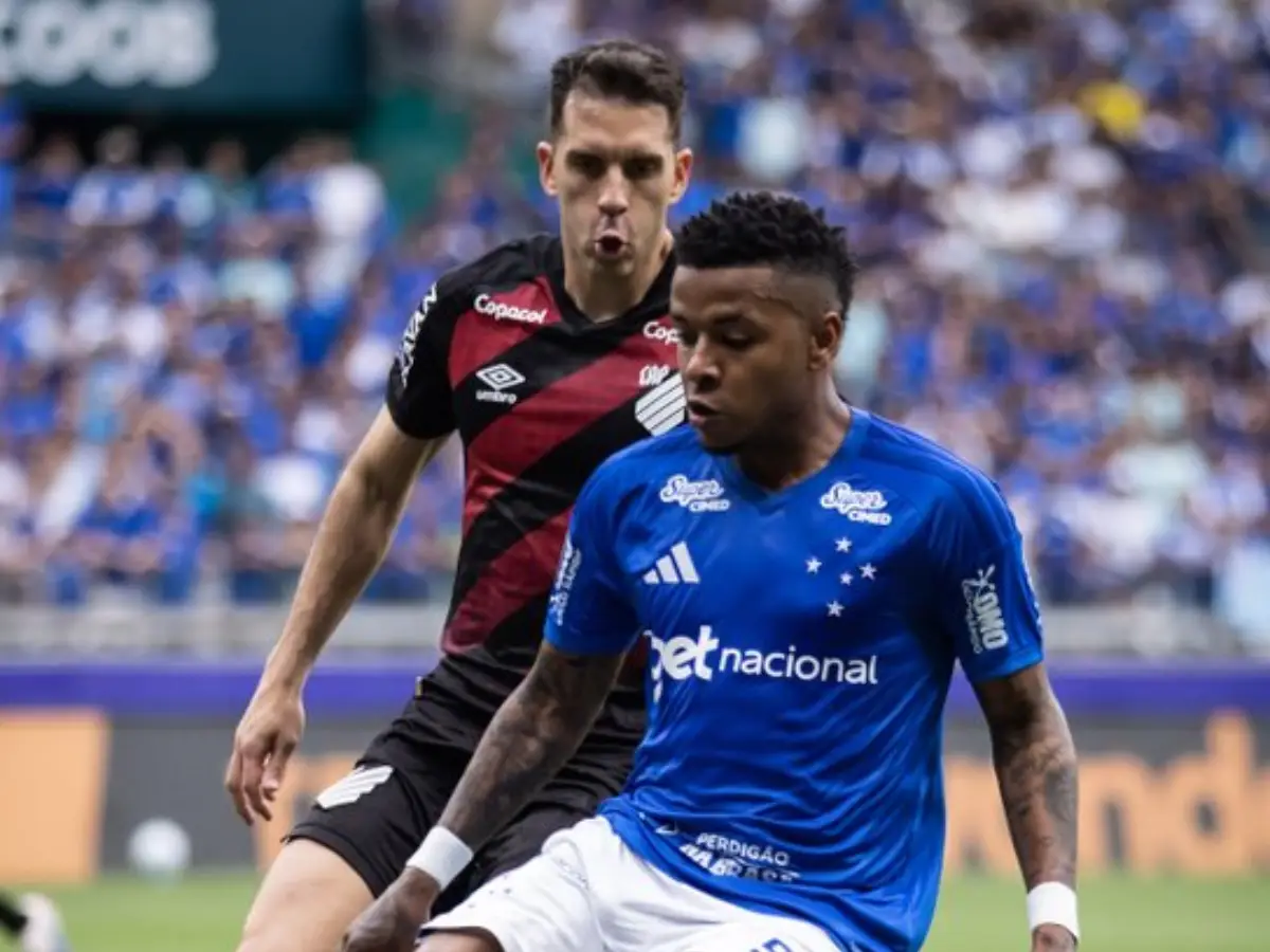 Cruzeiro vence o Athletico-PR