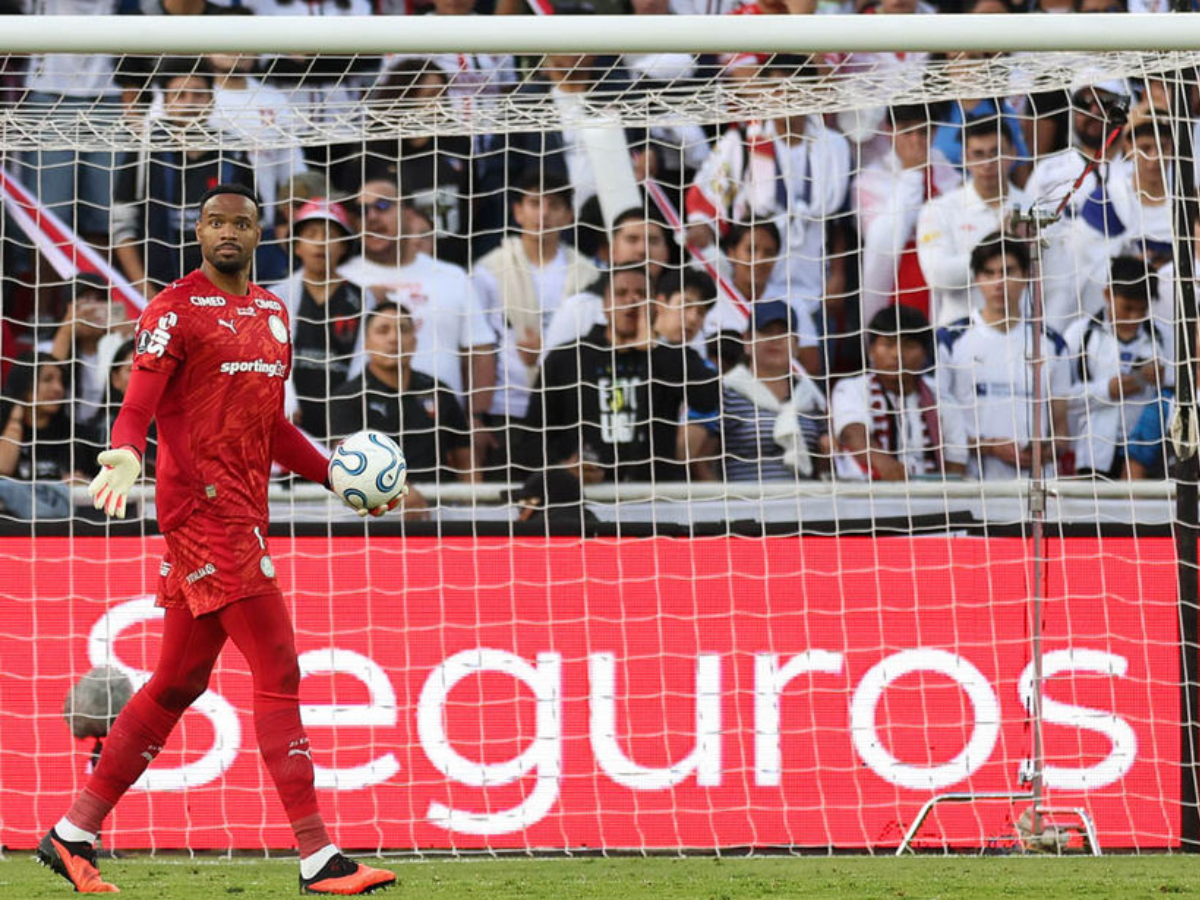 Carlos Miguel foi o herói do Palmeiras