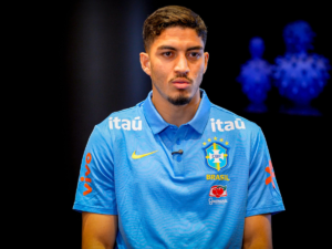 Jair comemora convocação para a Seleção Brasileira