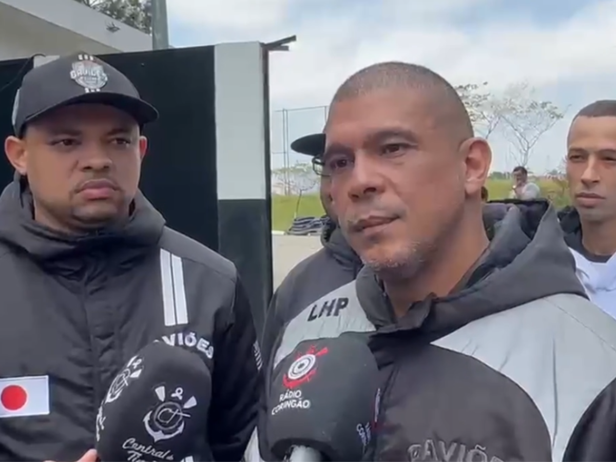 Torcida do Corinthians vai ao estádio