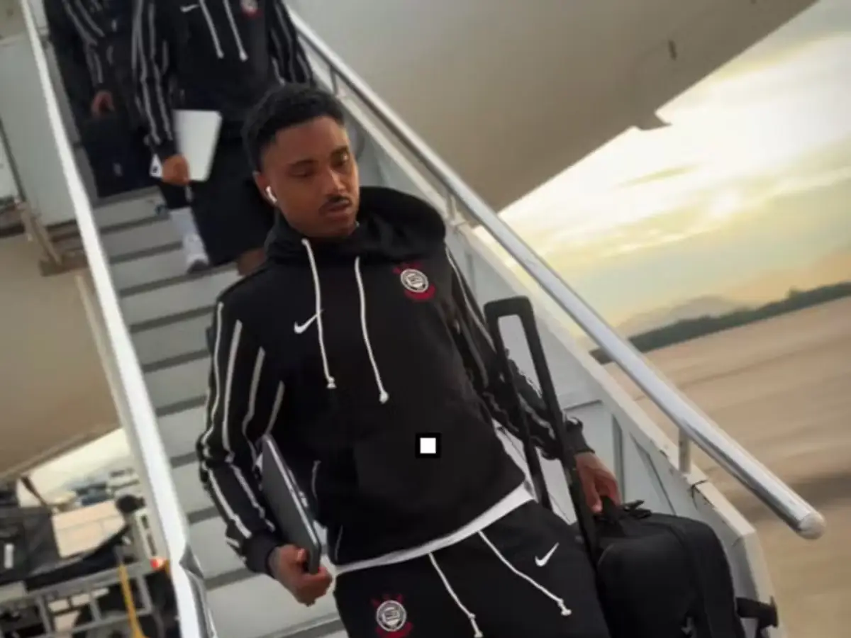Vitinho está relacionado pelo Corinthians